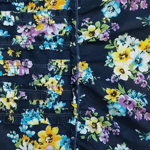 Aeropostale Floral Top - Picture 2 of 9
